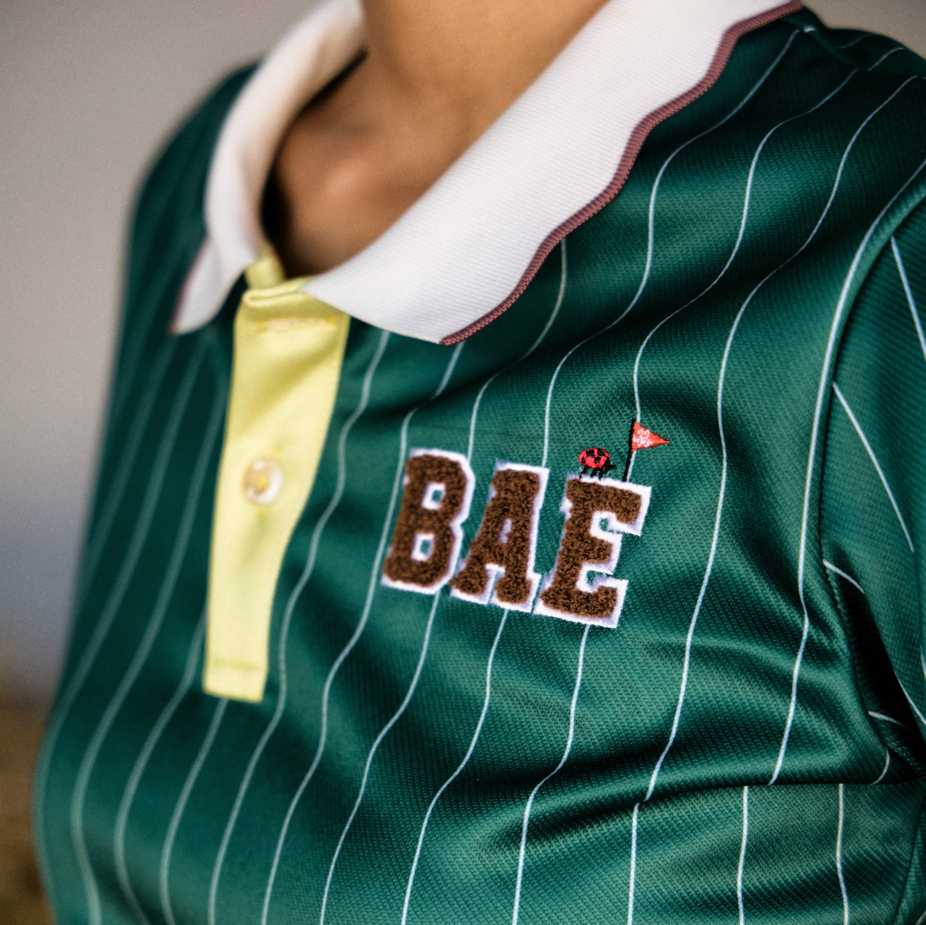 COURT Women Scallop Polo (Green Stripe)