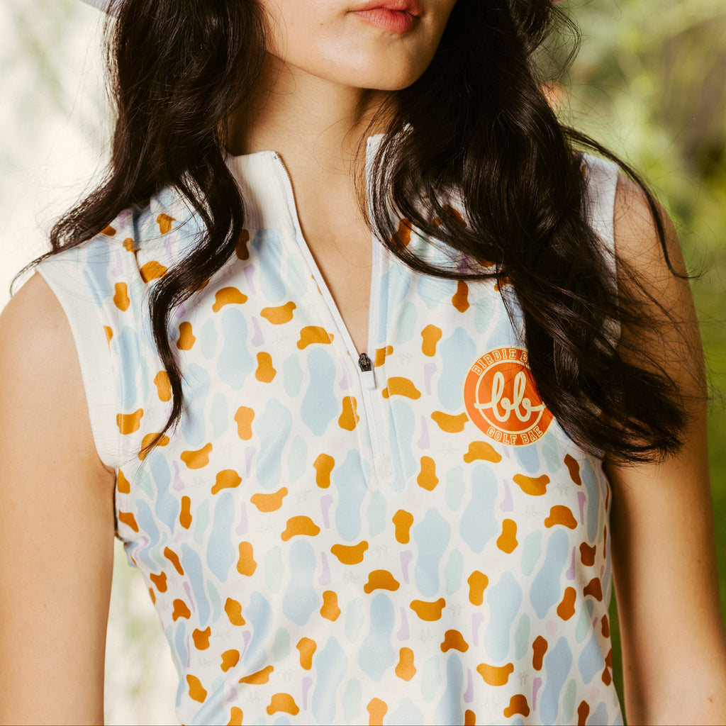 Sleeveless Bunker Zip Top - เสื้อแขนกุด คอสูงมีซิบ ลายบังเกอร์ (White)